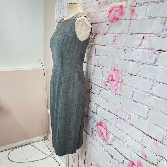 Calvin Klein Women's Sleeveless Professional Sheath Dress In Gray Size 4 - Picture 2 of 7